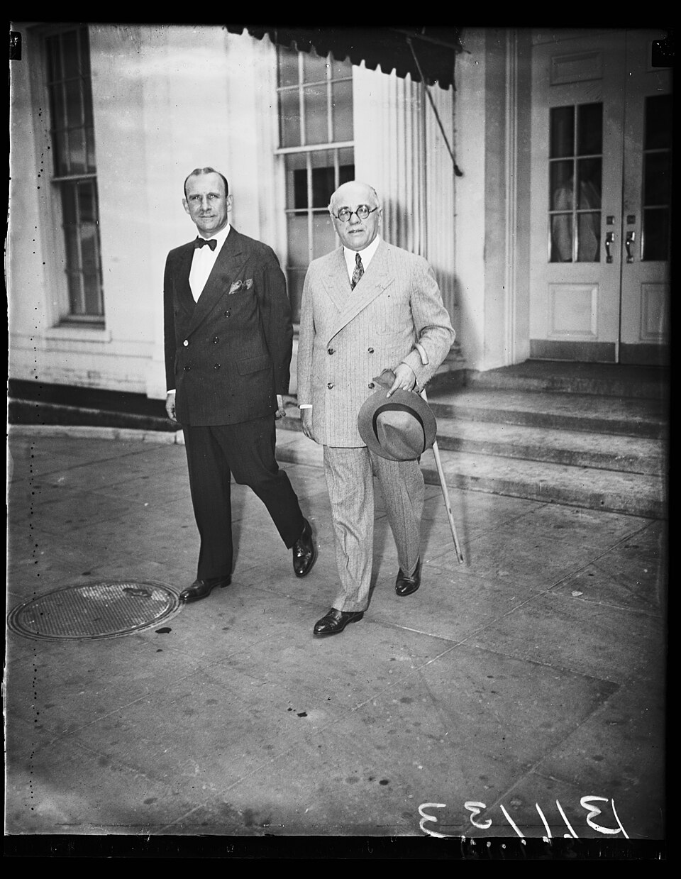 Prime Minister Visits — France's ex-prime minister visits President Roosevelt, Washington, D.C., September 8. Albert Sarraut, former Prime Minister of France ? leaving the White House after having paid a visit to LCCN2016878422